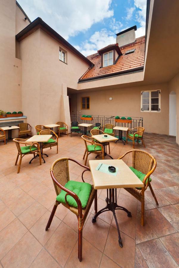 Charles Bridge Apartment *