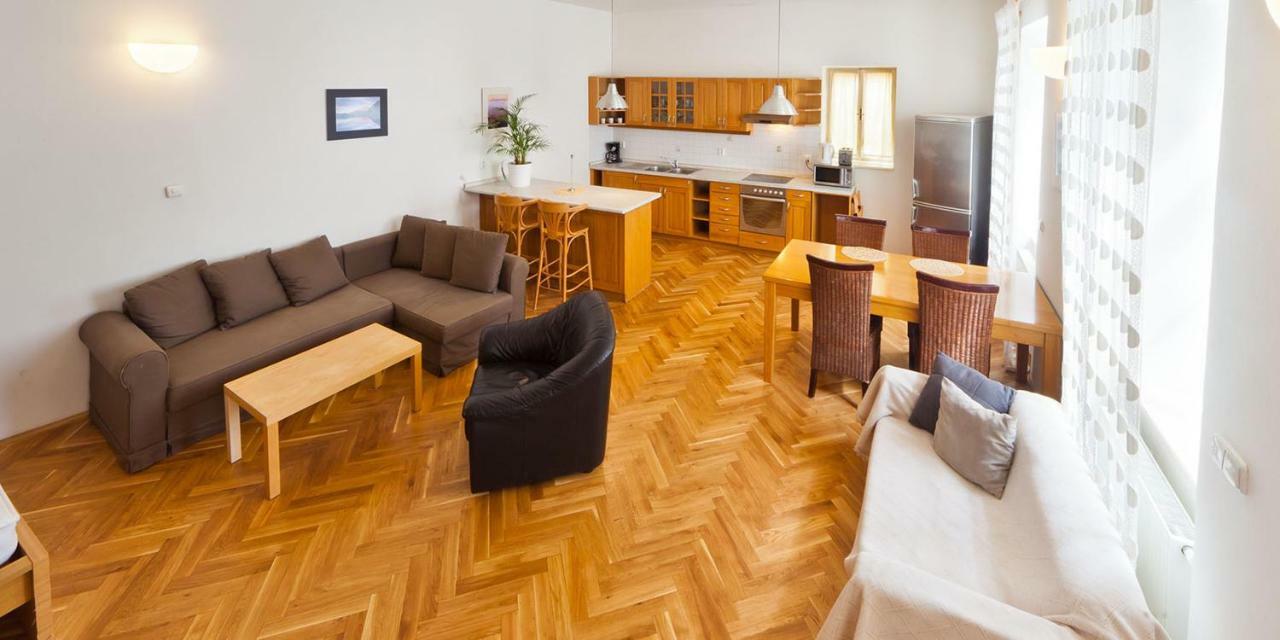 Charles Bridge Apartment *