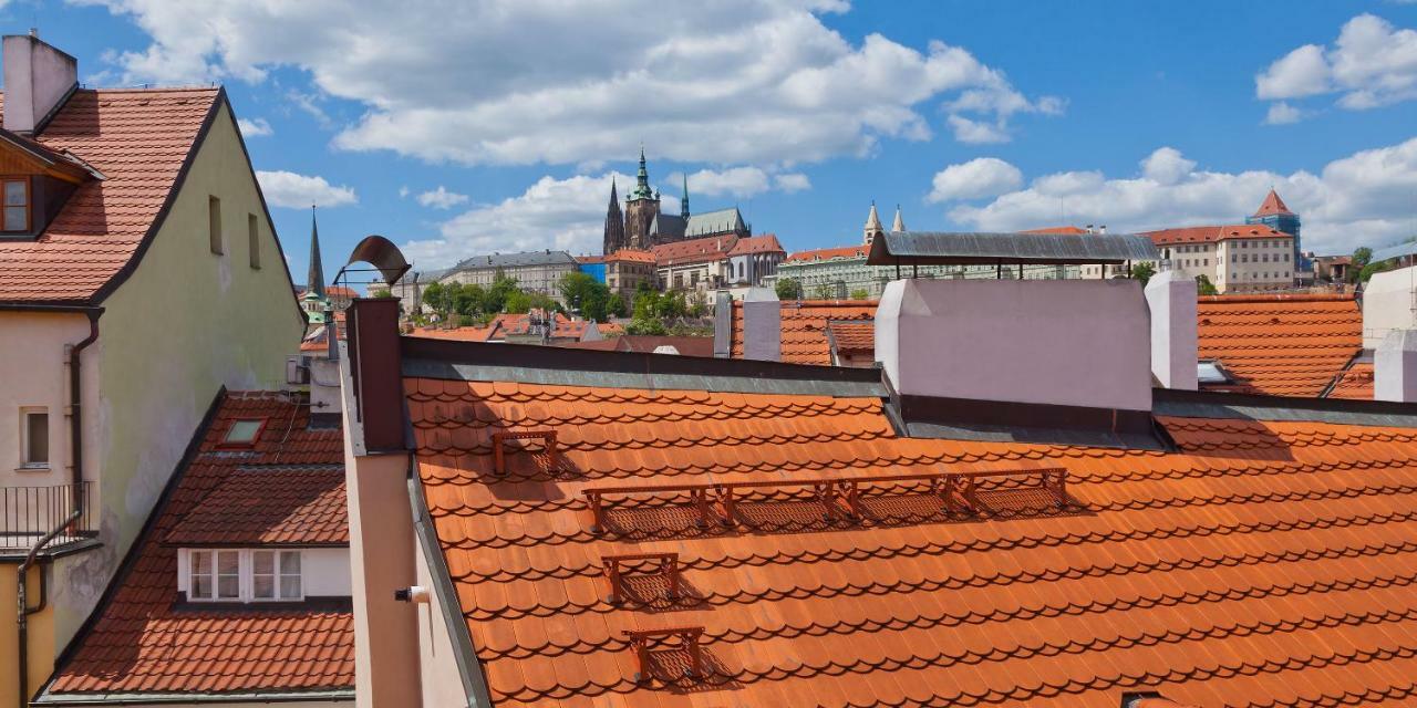 Charles Bridge Apartment Prag